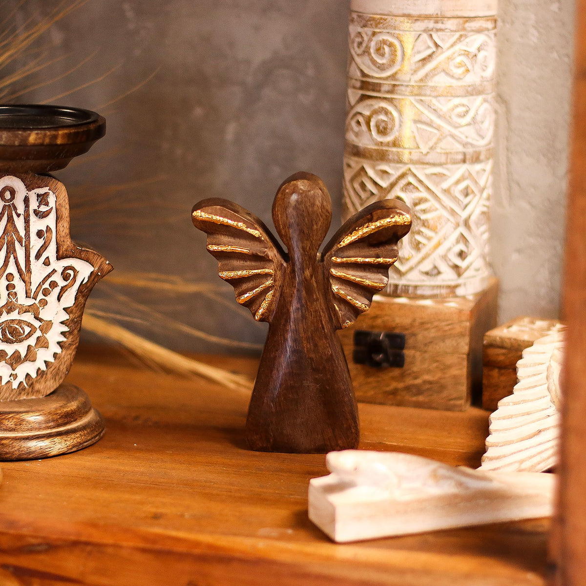Ángel de madera de mango mediano - decoración dorada