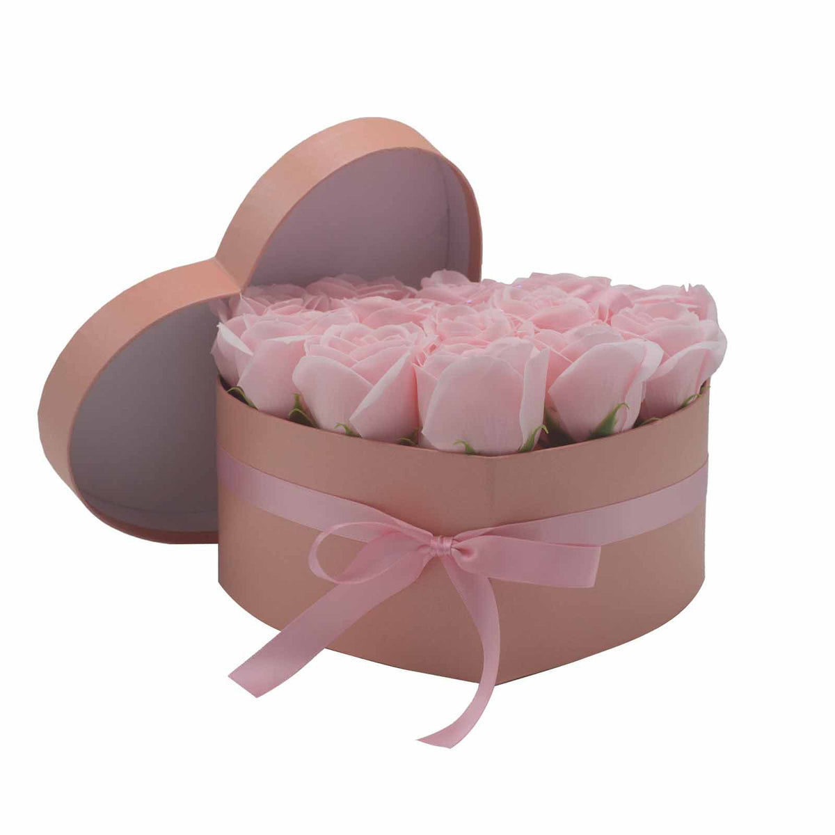 Caja corazón con 13 rosas de jabón — Rosa