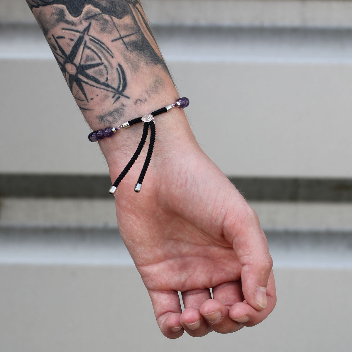 Pulsera de hilo gris con Jáspe Dálmata